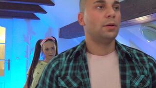 PrettyDirtyTeens, Deviante - Isabella De Laa - Step Sisters Annoying Prank Happily Backfires FullHD (2020)