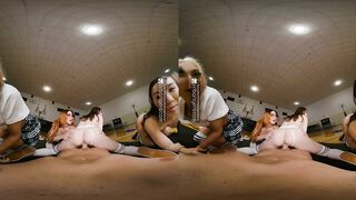 Naughty College Orgy with 5 Horny Cheerleaders Vr Porn - Aiden Ashley, Chloe Temple, Charly Summer, Delilah Day (2025)