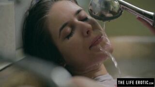 Milf Fucks Herself Hard with a Spoon in the Shower (2026)