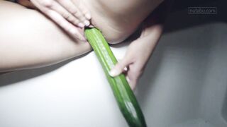 Lena feeding her pussy with cucumber - Lena N (2026)