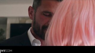 Shy & Sexy Gamer Violet Myers Plays Costume Dress-up - Manuel Ferrara, Violet Myers (2026)