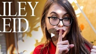 Cool Surfer Dude Bones Insanely Good-looking Landlady! FullHD - PropertySex (2020)