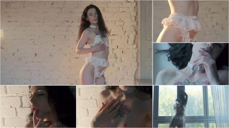 Alessia Moore - Beautiful Light Erotica 1920x1080 (2020)