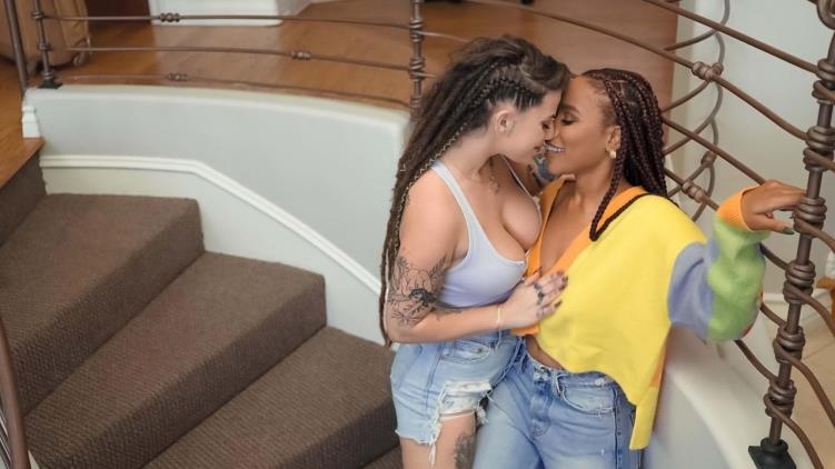 Lesbians On Vacation FullHD - Jenna Foxx, Indica Flower (2022)